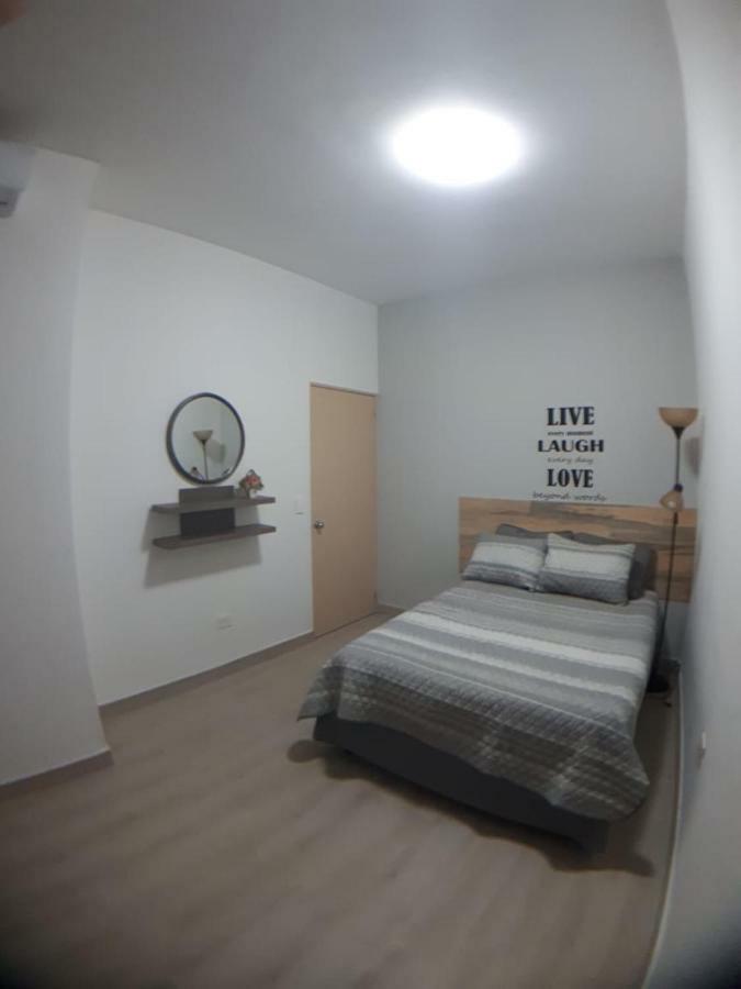 Nuevos Departamentos Centro Historico A 200 Mts Del Malecon Apartment Ла Пас Екстериор снимка